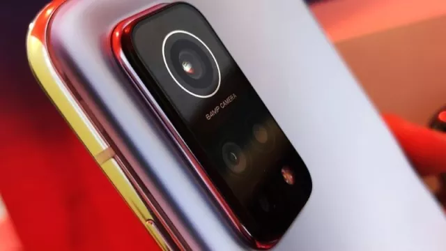 Detail na smartphone Xiaomi